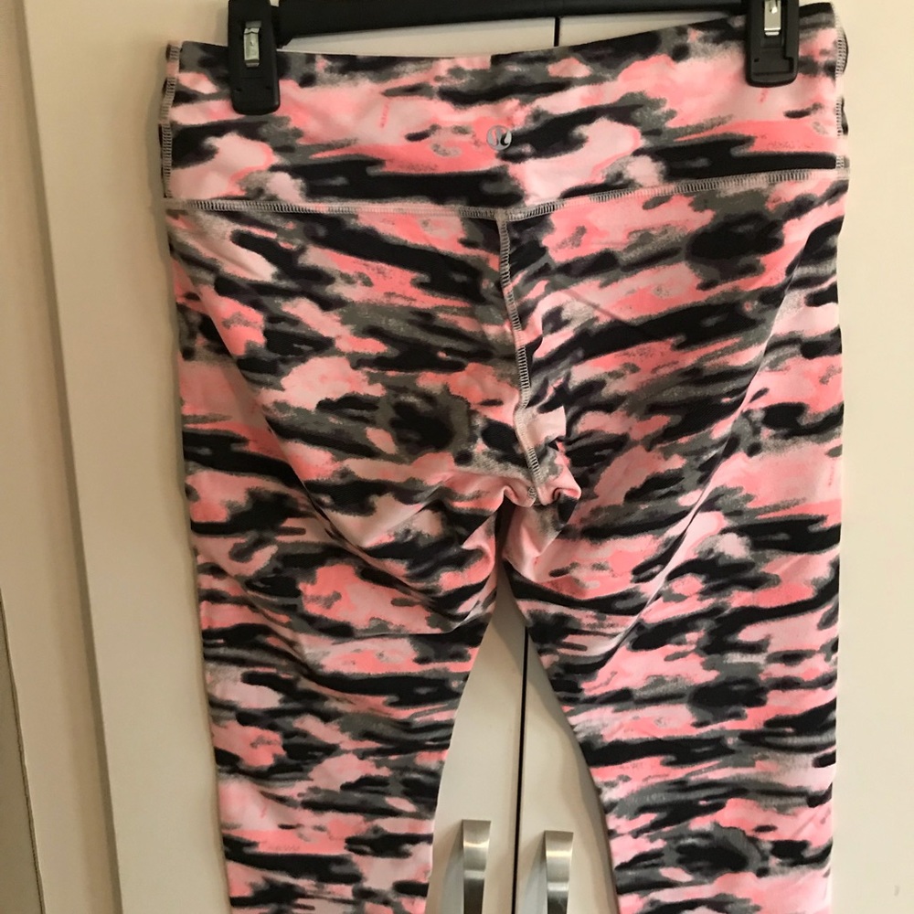 Lululemon Wunder Under Crops